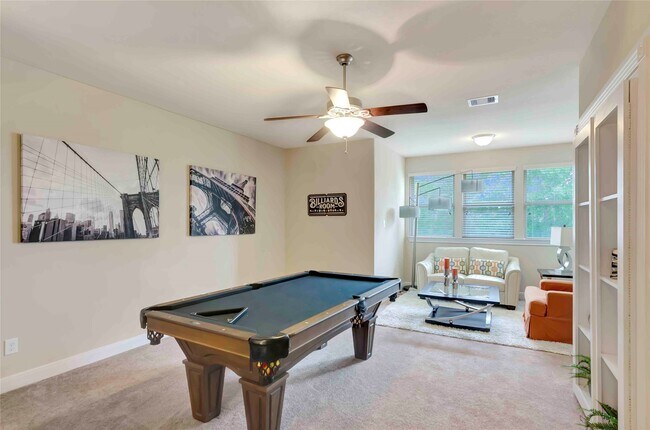Building Photo - 39 East Wading Pond Circle