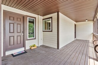 Building Photo - 2 bed 2 baths condo in Wildwood
