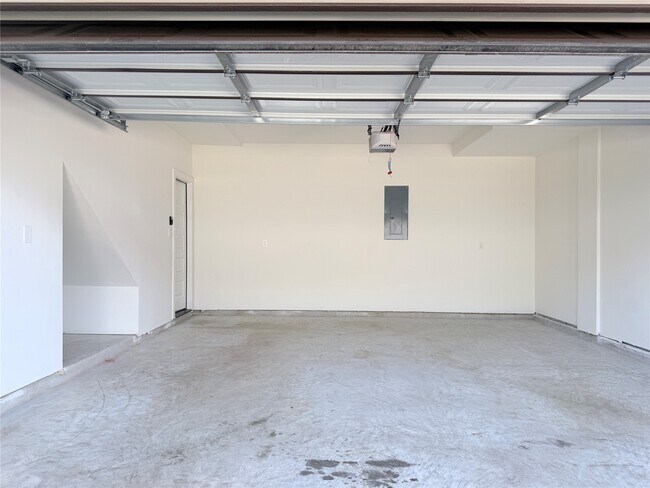 Building Photo - 16575 Oasis Glade Dr