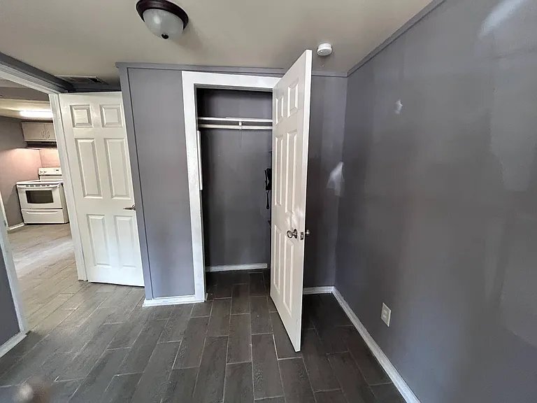 Building Photo - 1320 Brown St