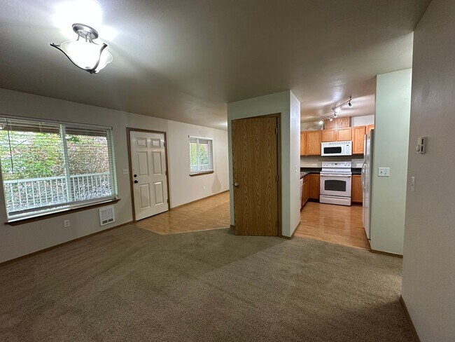 Building Photo - 5752 Legoe Ave