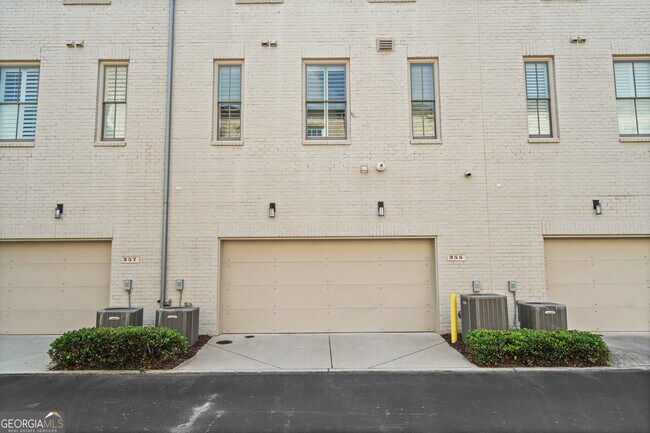 Building Photo - 355 S Esplanade