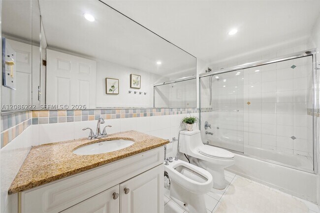 Building Photo - 5401 Collins Ave