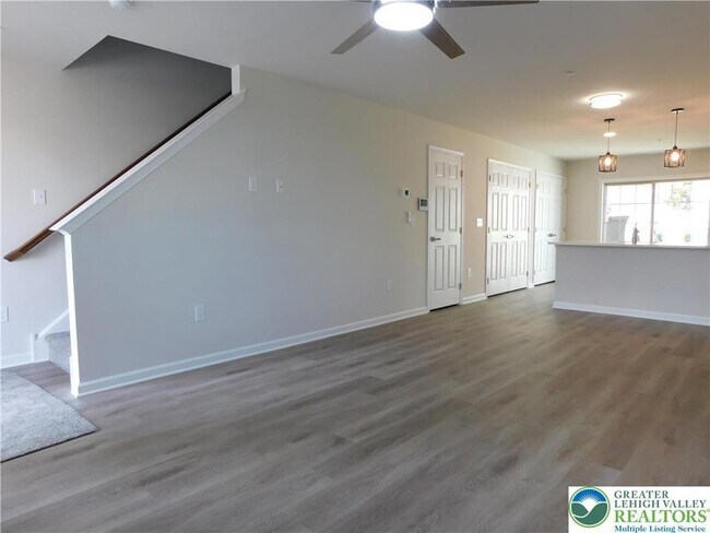 Building Photo - 326 E Frankford St