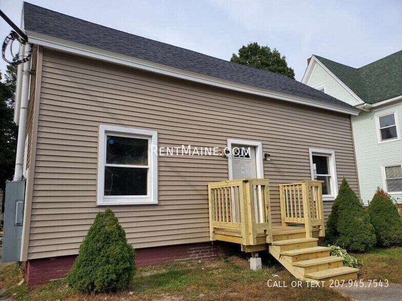 Building Photo - 302 Turner St