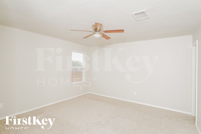 Building Photo - 1936 Heather Glen Dr