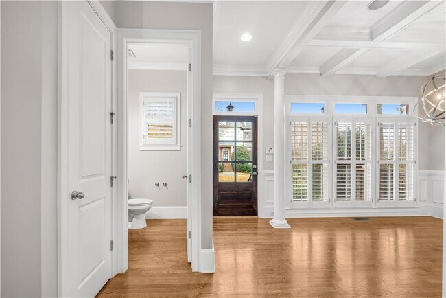 Building Photo - 250 Mystic Ridge Hill