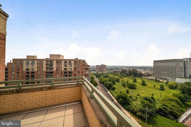 Building Photo - 11700 Old Georgetown Rd