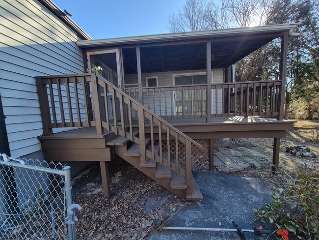 Building Photo - 3515 Dixie Dr