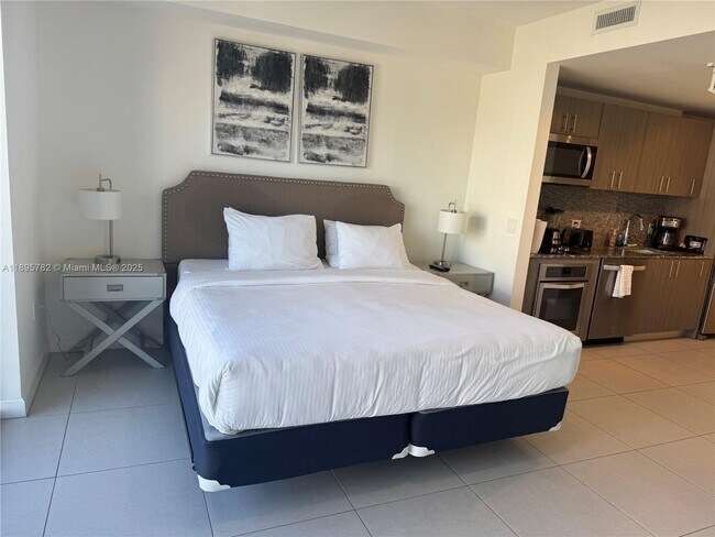 Building Photo - 5350 NW 84th Ave