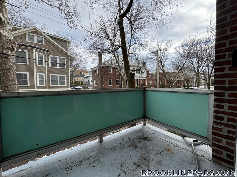 Building Photo - 208 Fuller St