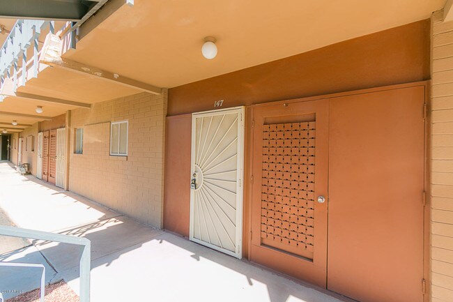 Building Photo - 6125 E Indian School Rd