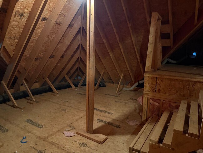 Building Photo - Luxury Living: 4 Bedroom home in Chapel Hill w/ spacious interior | 2 Year Lease Term