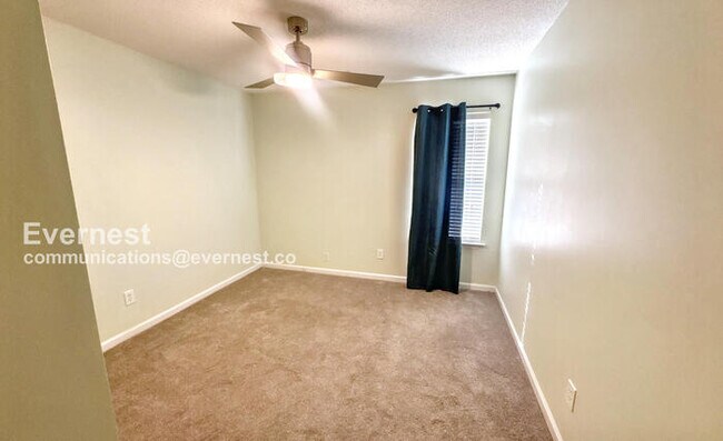 Building Photo - Charming 3-Bedroom Home with Garage / Pet-...
