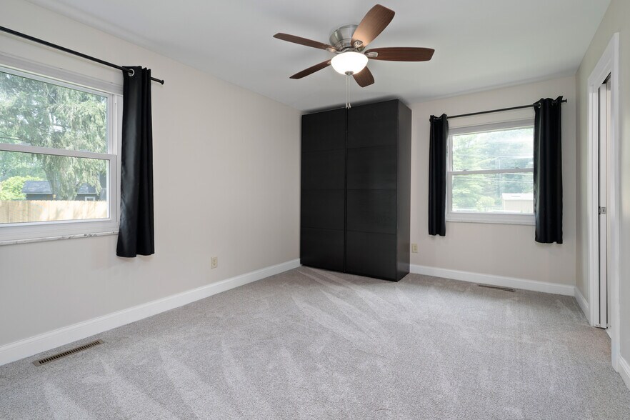 Building Photo - 6744 Merwin Pl