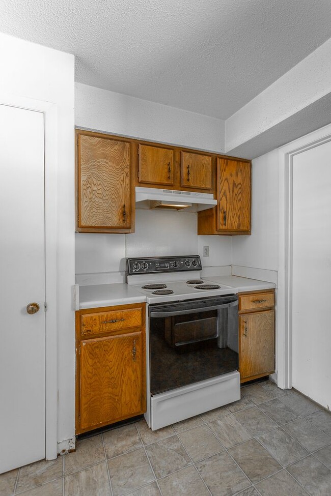 Building Photo - 3634 Helen Ln