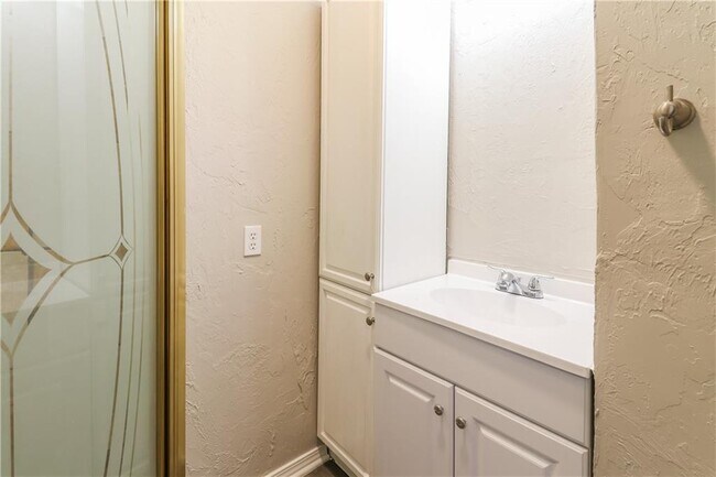 Building Photo - 1228 NW 105th St