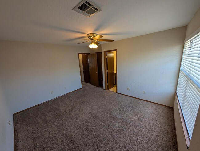Building Photo - 3201 Lois Arlene Cir