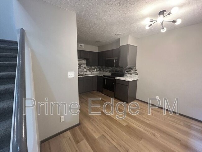 Building Photo - 1841 Ridgehaven Ct