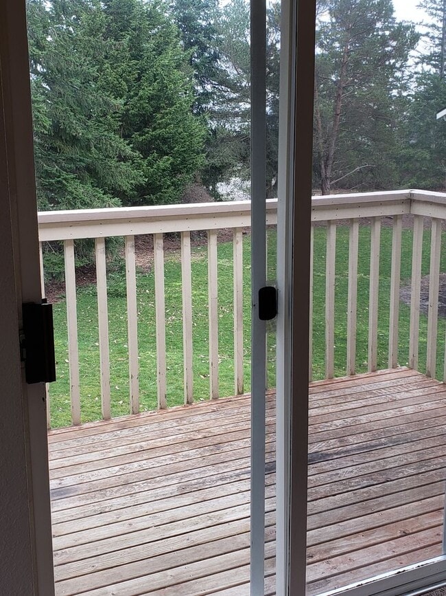 Building Photo - Spacious Two Bedroom Coming Available!