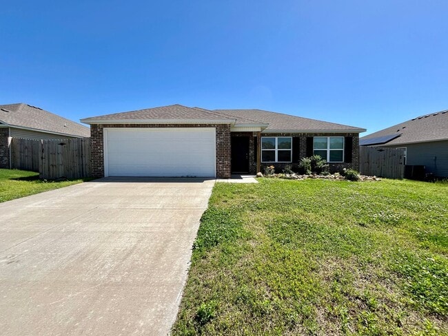 Primary Photo - 1751 Forest Dr