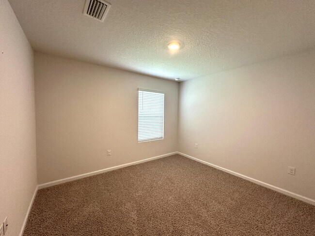 Building Photo - 3262 Chapelwood Dr