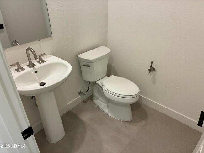 Building Photo - 17778 W Crawfordsville Dr