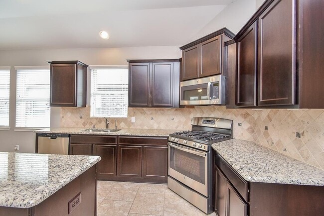 Building Photo - 8806 Alicia Dr