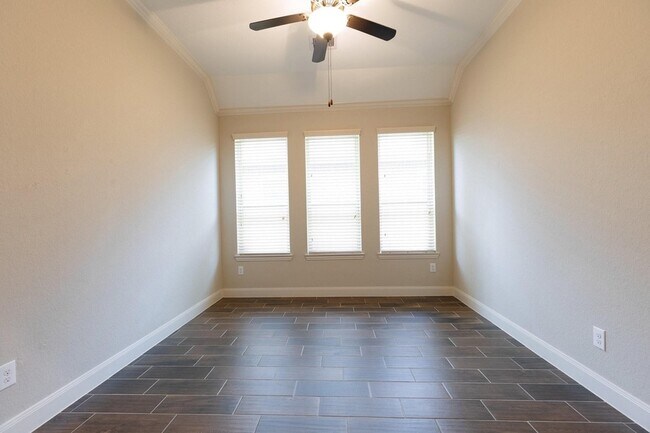 Building Photo - 28006 Laurel Garden Ln