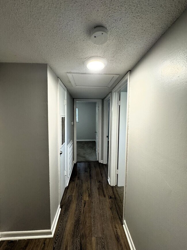 Building Photo - 1st Month Rent Free with 13-month Lease!