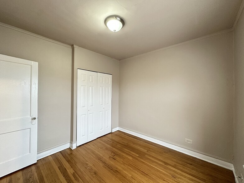 Building Photo - 4029.5 W Melrose St