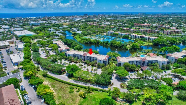 Building Photo - 950 Lavers Cir