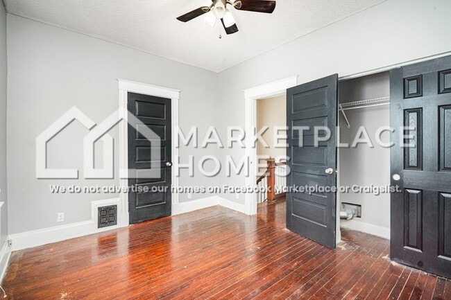 Building Photo - 2922 Hackberry St