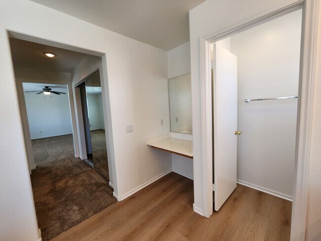 Building Photo - Stunning Five Bedroom home in Shadow Hills.