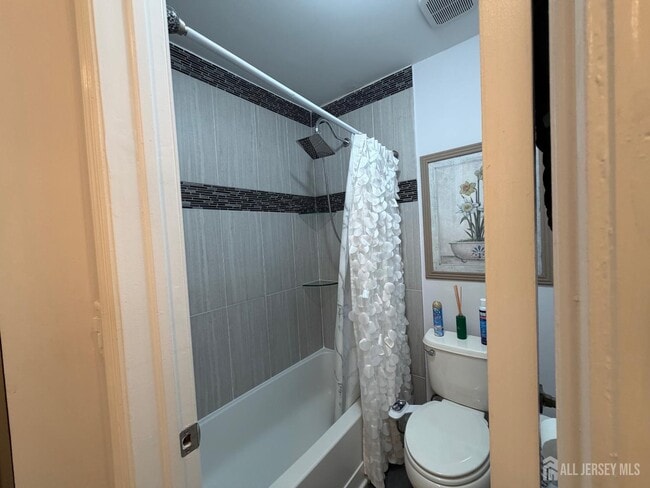 Building Photo - 652A Ardmore Rd