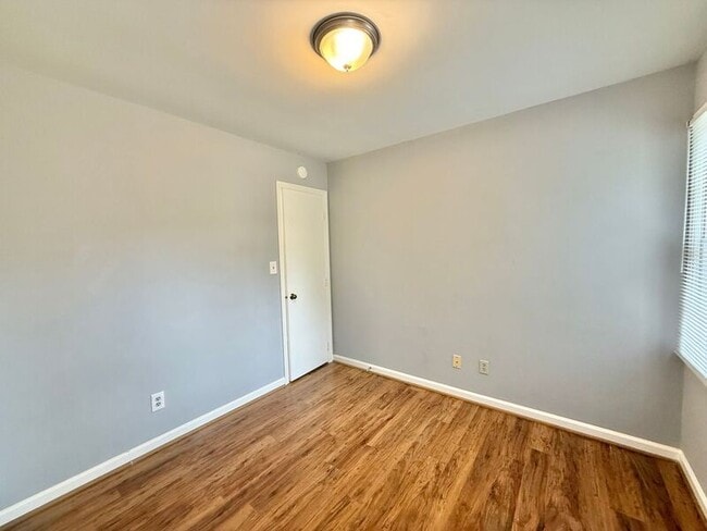 Building Photo - 2617 Valley Woods Ct