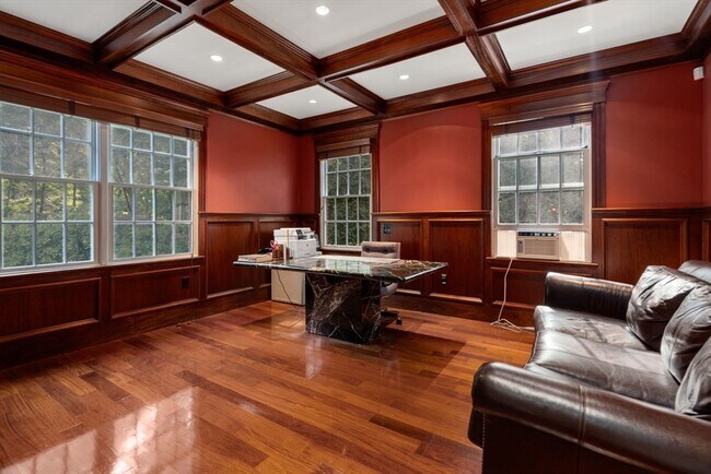 Building Photo - 66 Forest Ave