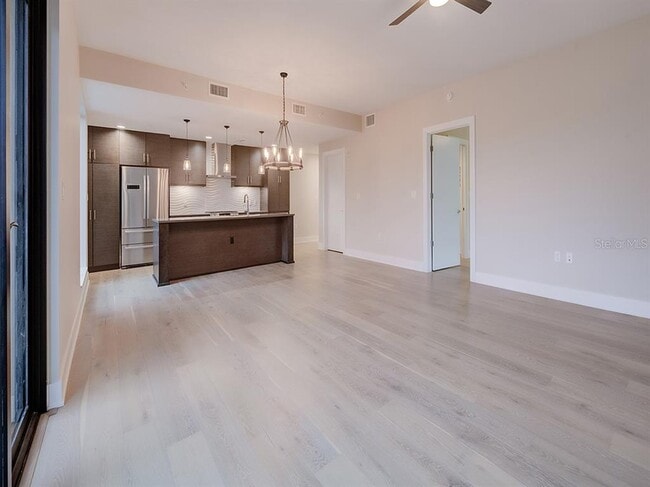 Building Photo - 199 Dali Blvd