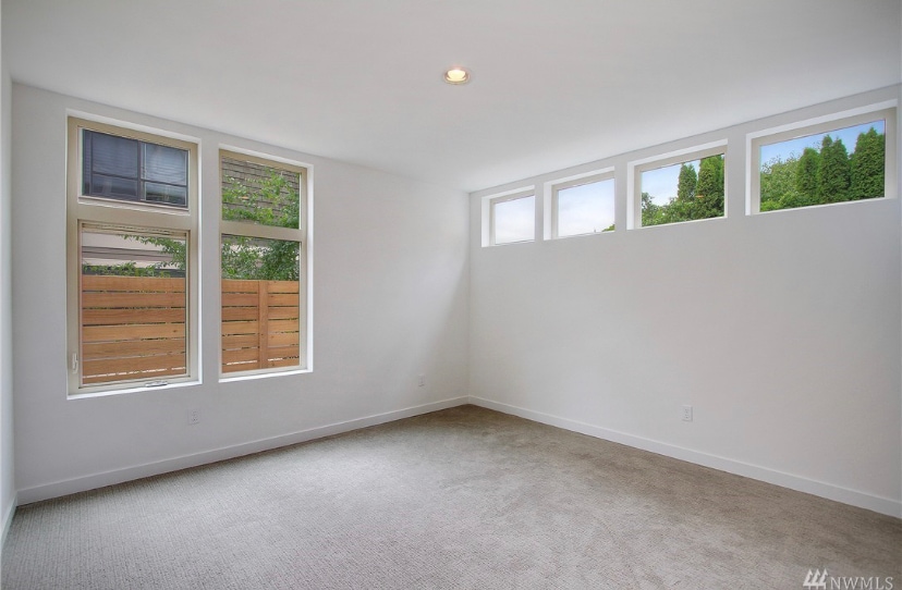 Building Photo - 829 19th Ave S