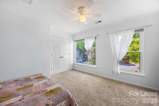 Building Photo - 124 Shorecrest Dr
