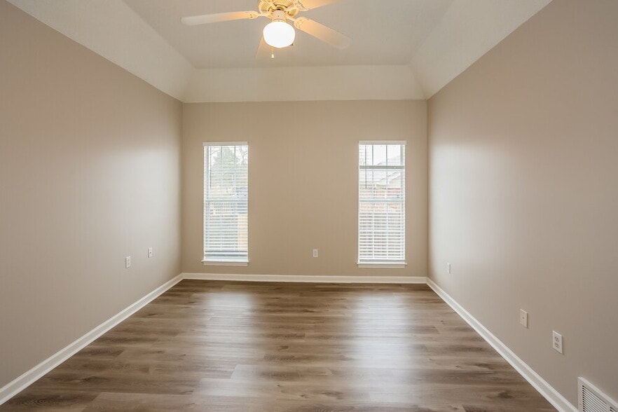 Building Photo - 1626 Brentwood Trce