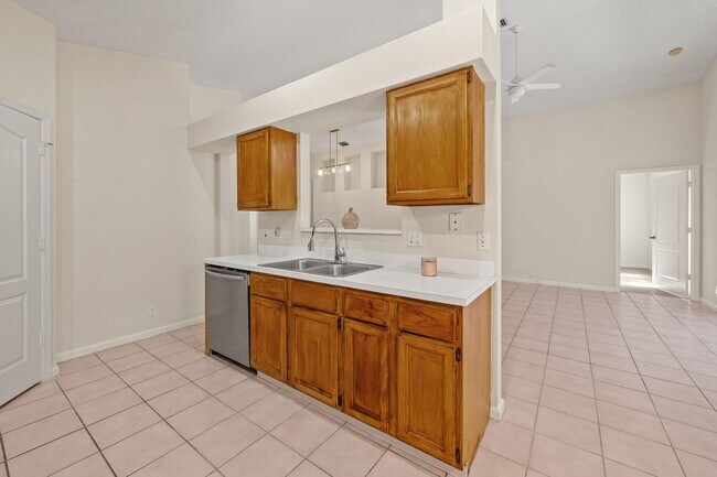 Building Photo - 300 Hammocks Trail