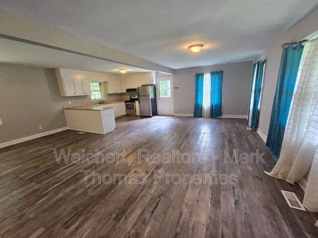 Building Photo - 4126 Chaucer Dr