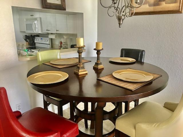 dining room table - 8313 Bernwood Cove Loop