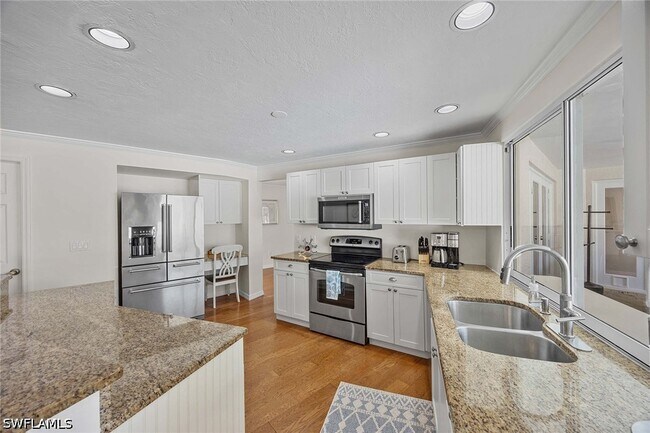 Building Photo - 707 Portside Dr