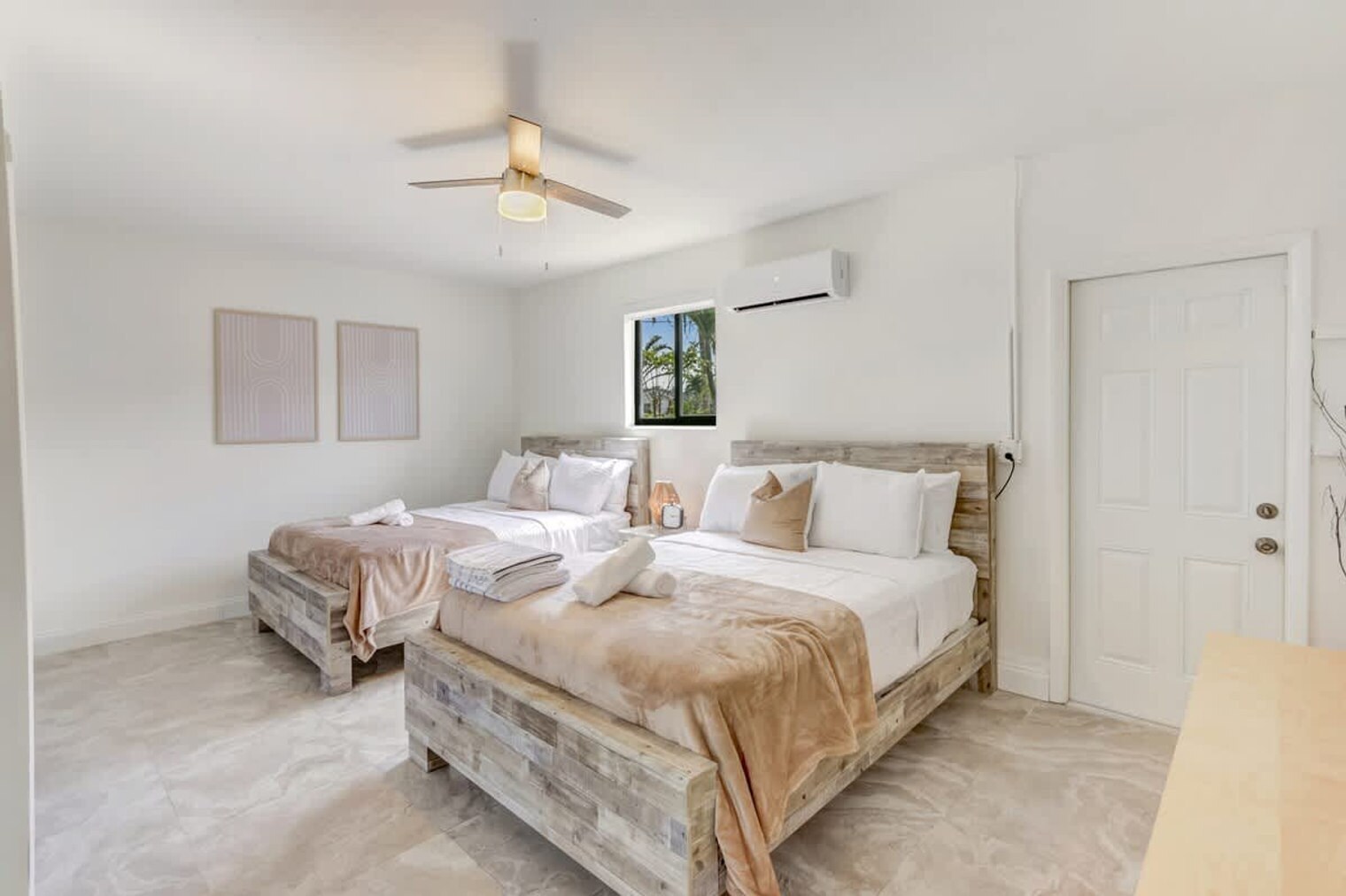 Building Photo - 2325 NE 195th St