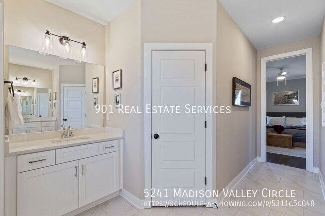 Building Photo - 5241 Madison Vly Ln