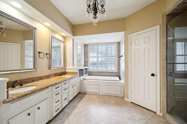 Building Photo - 5618 Spring Lodge Dr