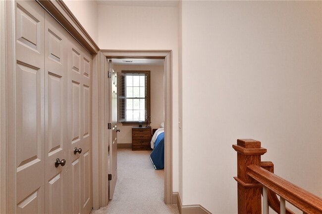 Building Photo - 324 Village Walk Ln