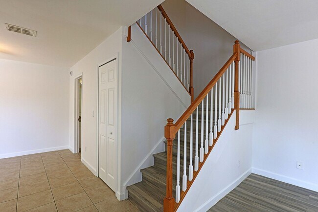 Building Photo - 1538 Park Meadows Dr